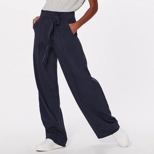 Lululemon flare pants wide leg pants